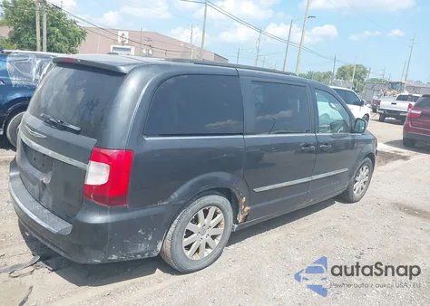 2011 Chrysler Town & Country Touring-L z USA, uszkodzony, nr VIN 2A4RR8DG4BR631498